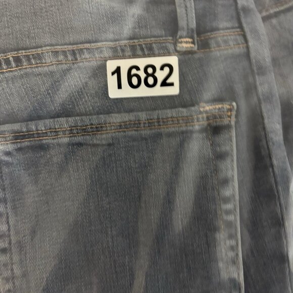 NWT Good American Good Waist Jeans Medium Wash Metal Holes Leg Trim Size 6/28 - Picture 12 of 12